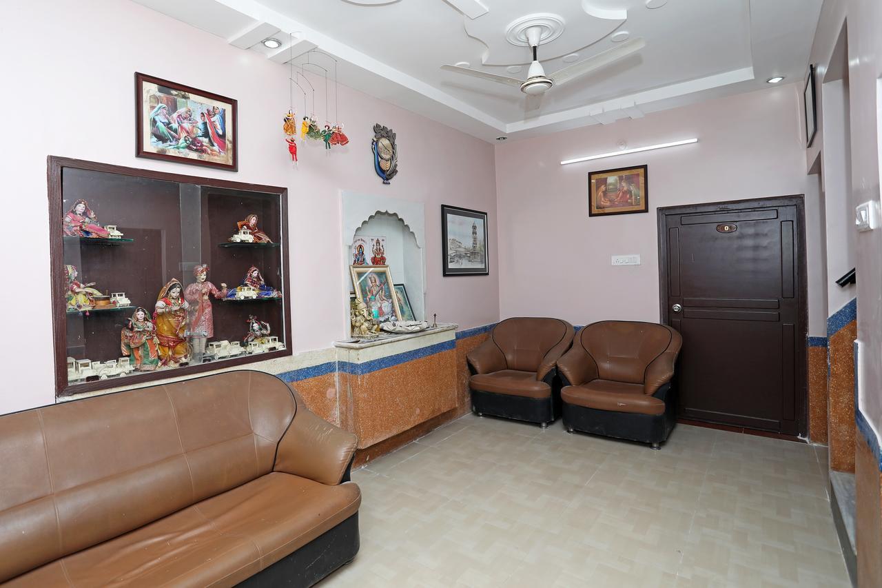 Hotel Oyo 9852 Leela