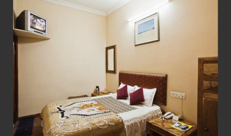 Hotel Oyo 9900 Pioneer Plaza 2*