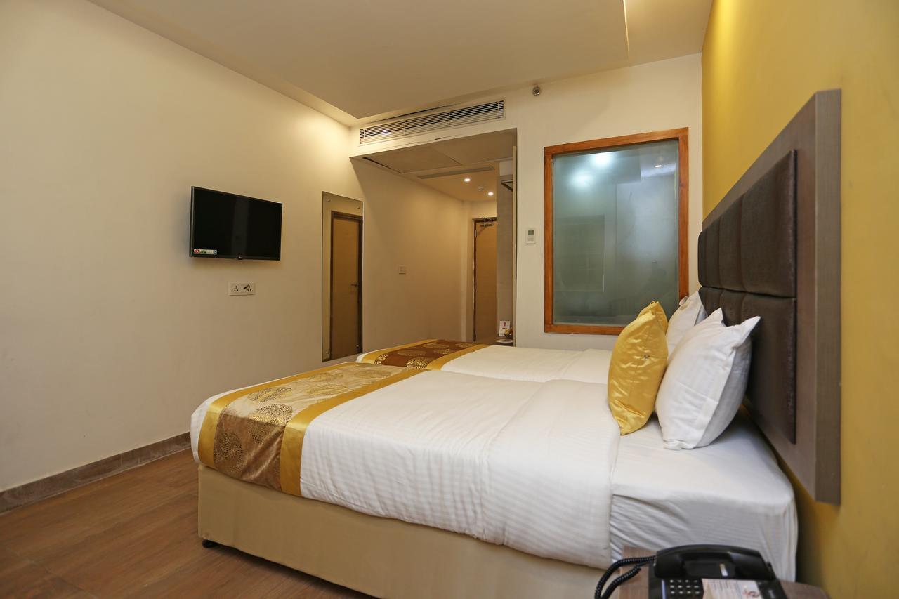 Cosmopolitan Hotel 3*