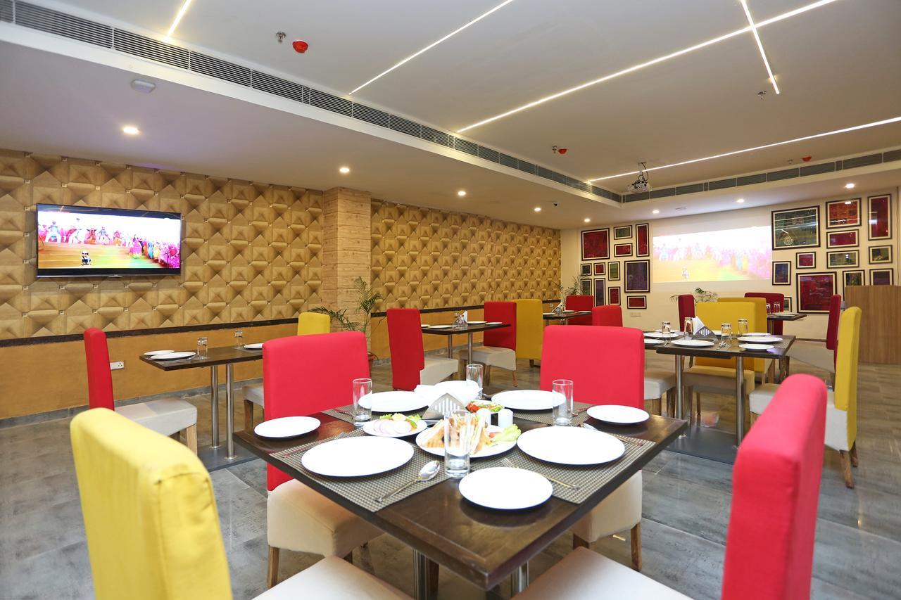 Cosmopolitan Hotel 3*