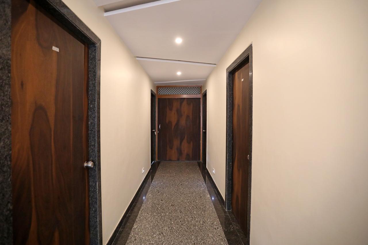 Oyo 11602 Parle 3*