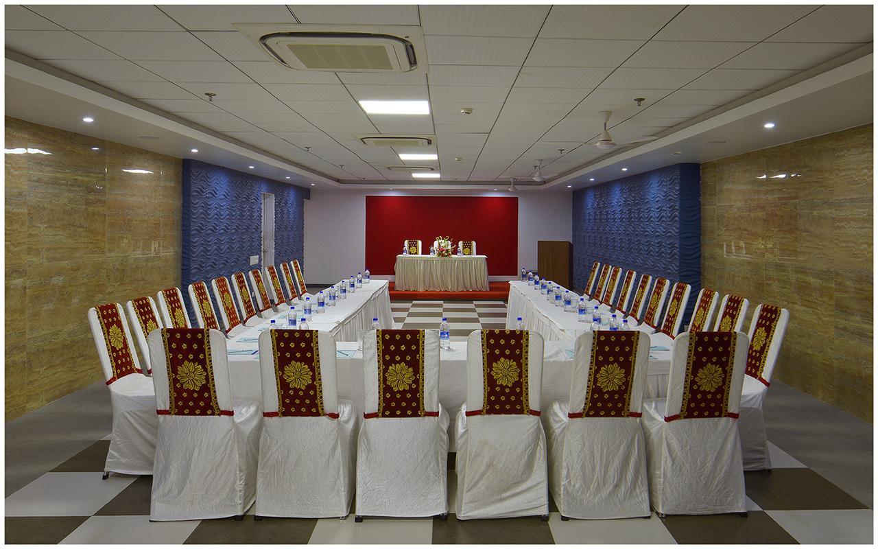 Shri Ram Empire Hotel 3*