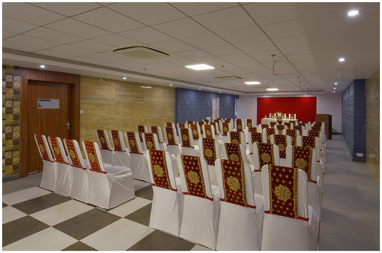 Shri Ram Empire Hotel