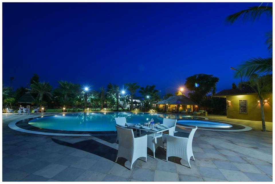 Hotel Garh Govind And 3*