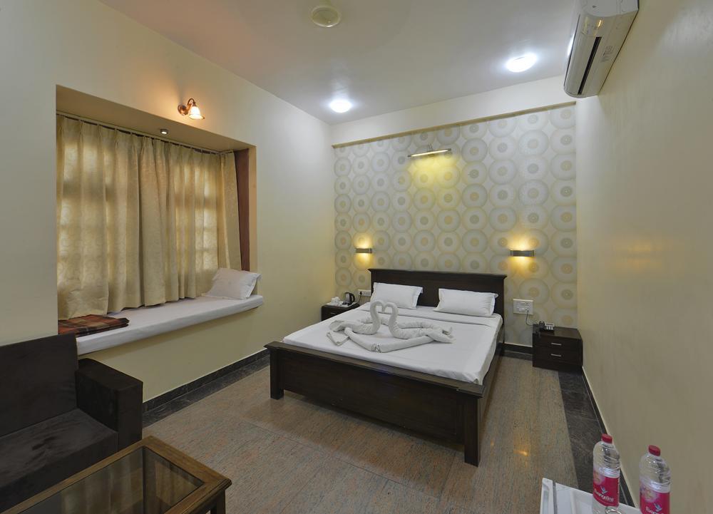 Hotel Garh Govind And