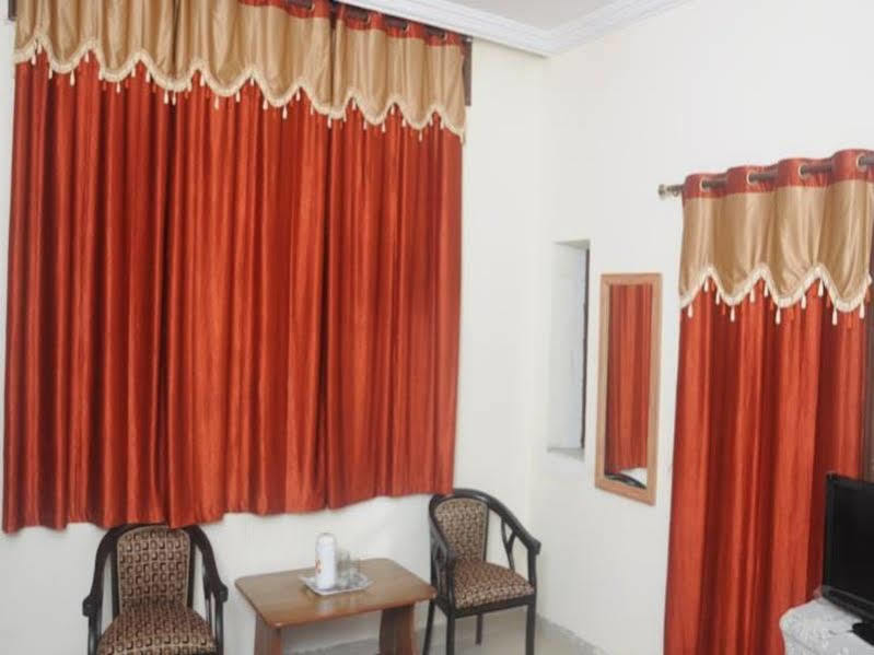 Ashish Guest house