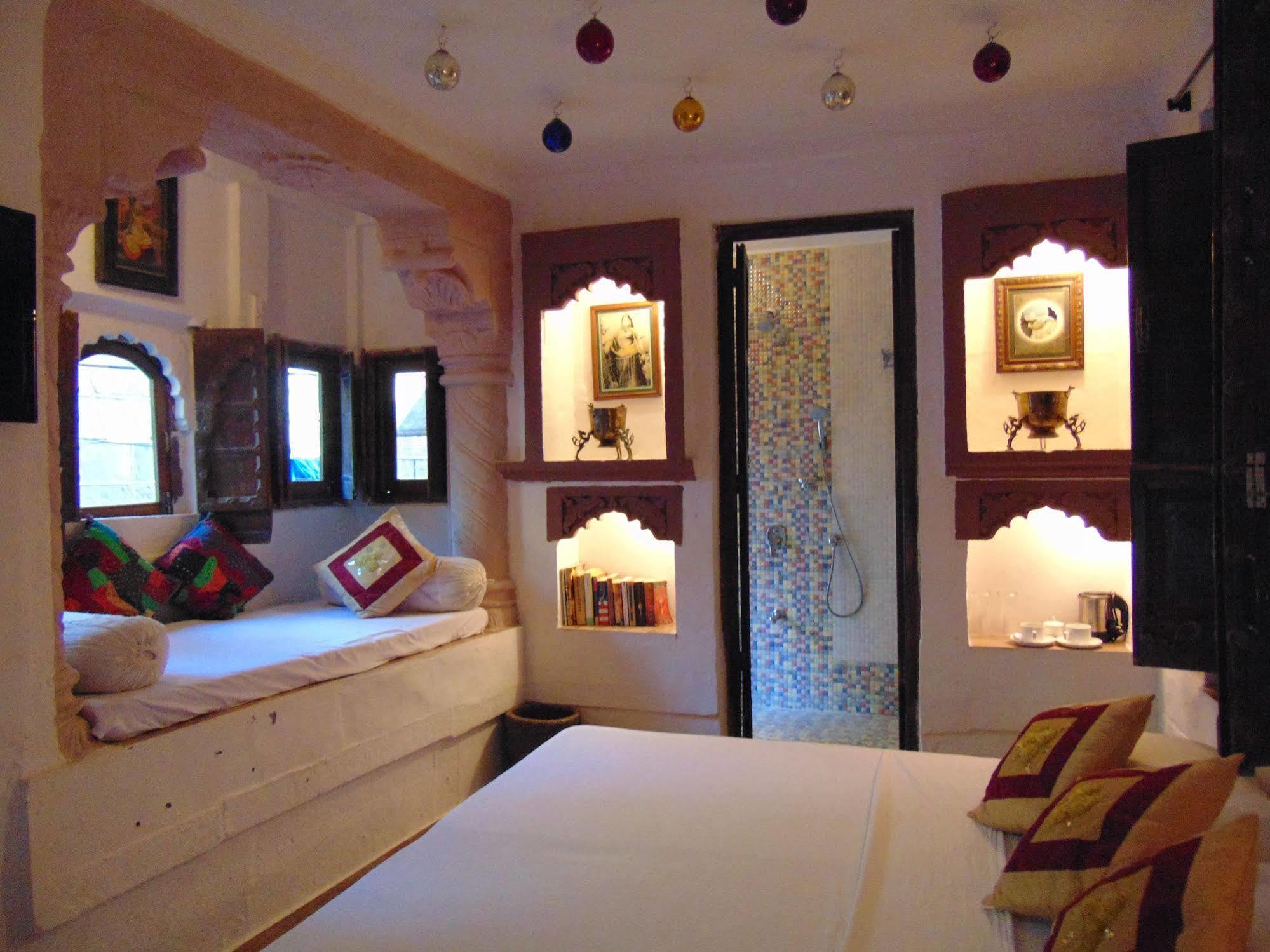 Shahi Guest house 3*