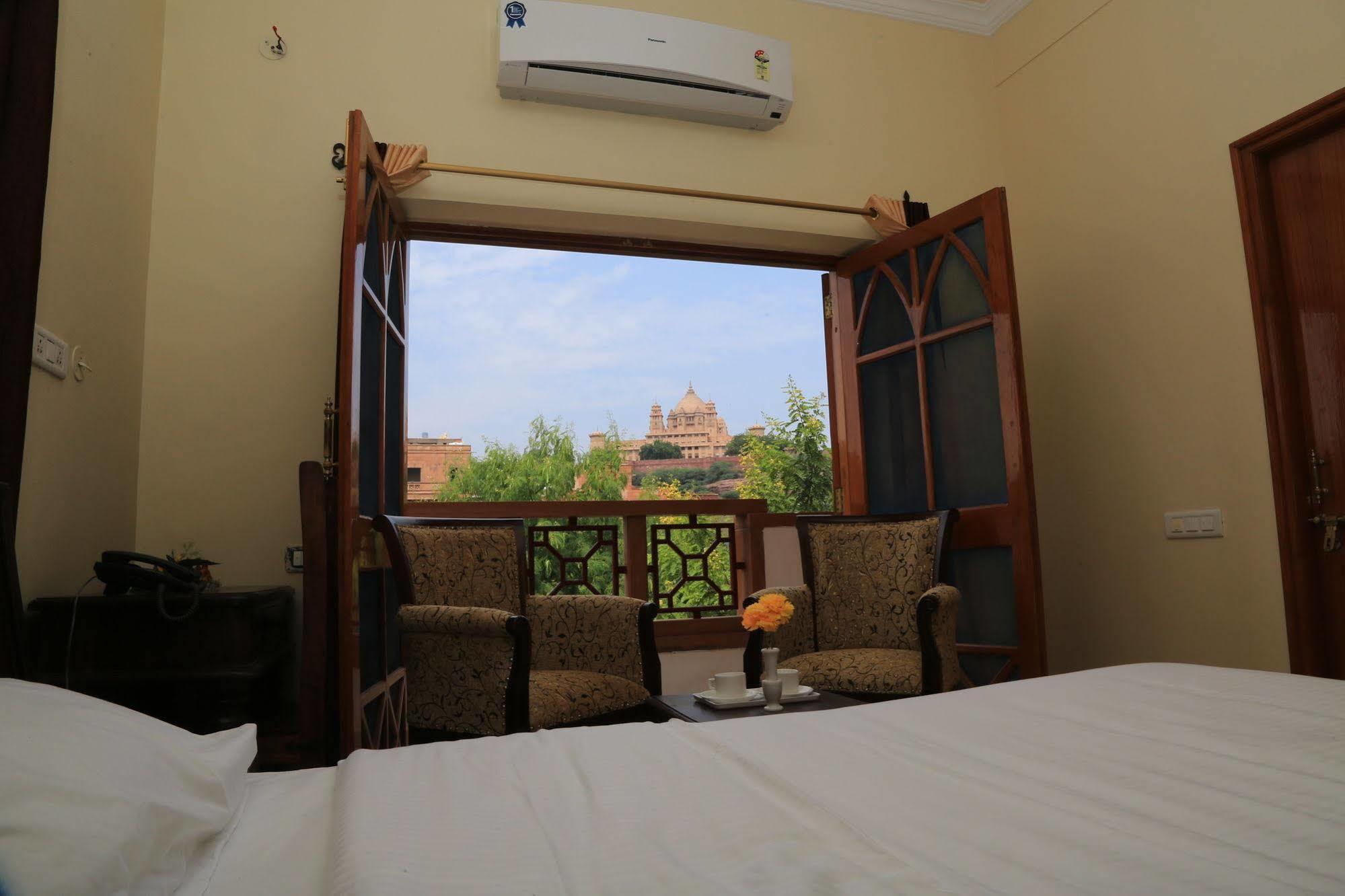 Apnayt Guest house