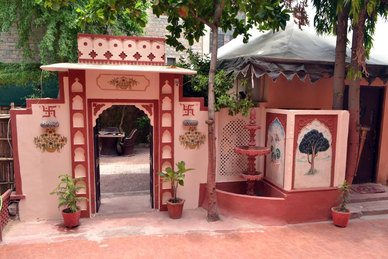 Kiran Hotel