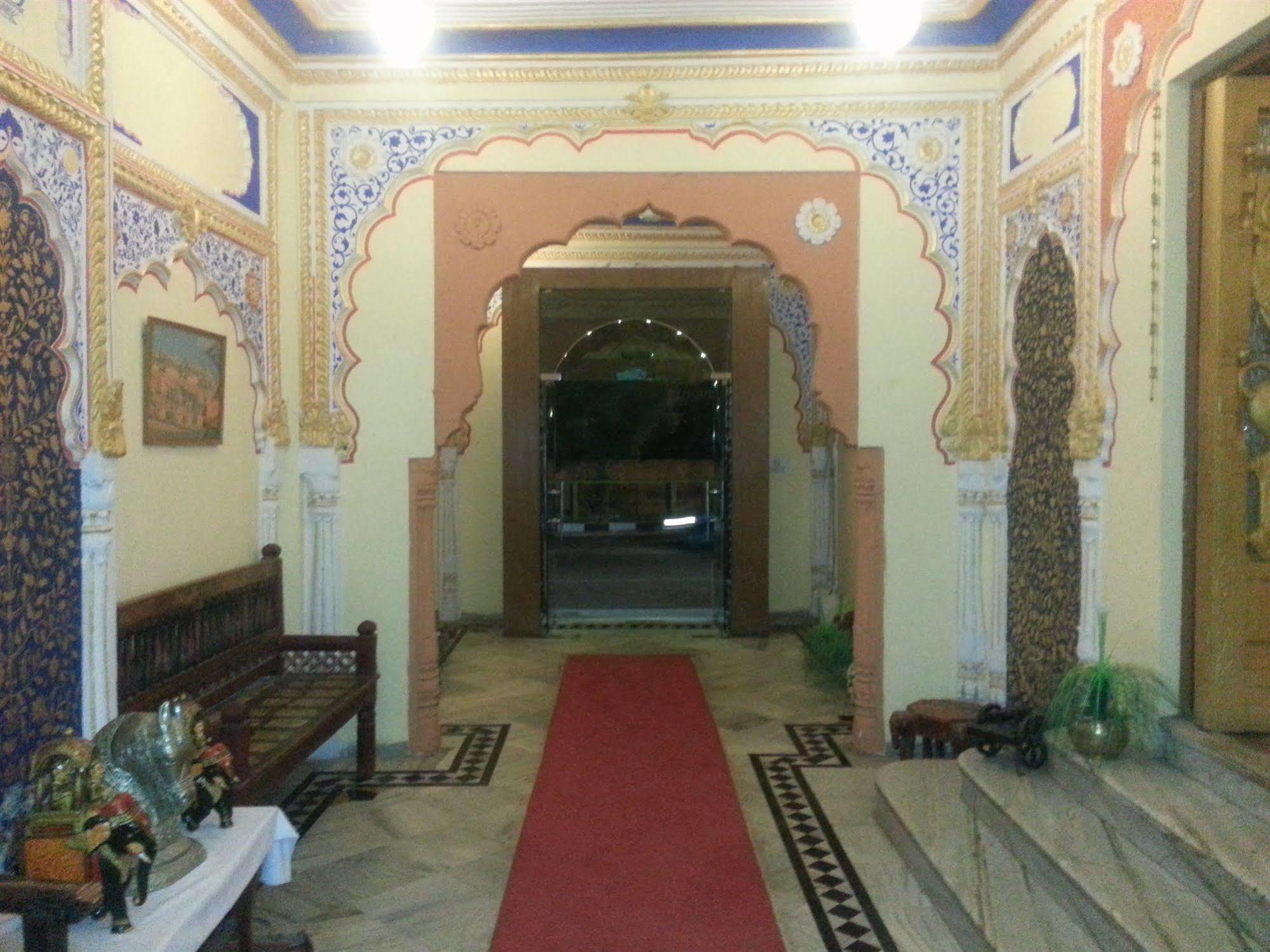 Royale Plazo Hotel