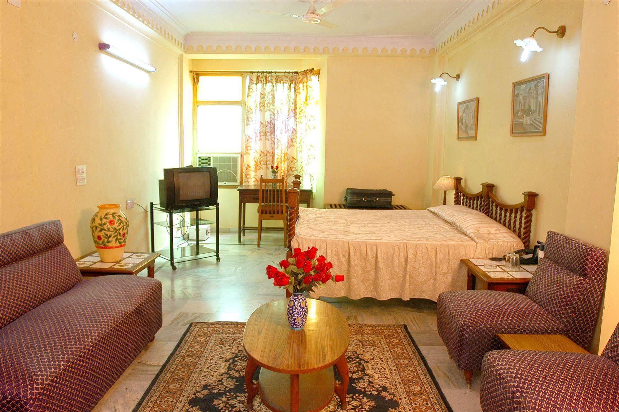 Hotel Royale Plazo 3*