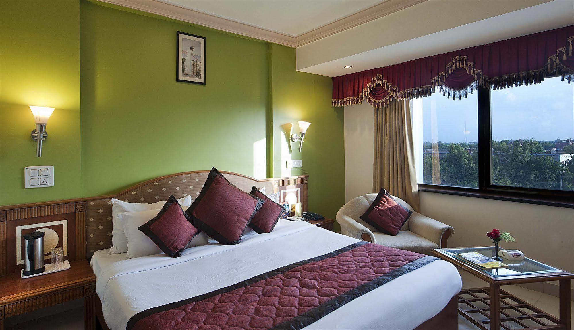 Shri Ram Excellency Hotel