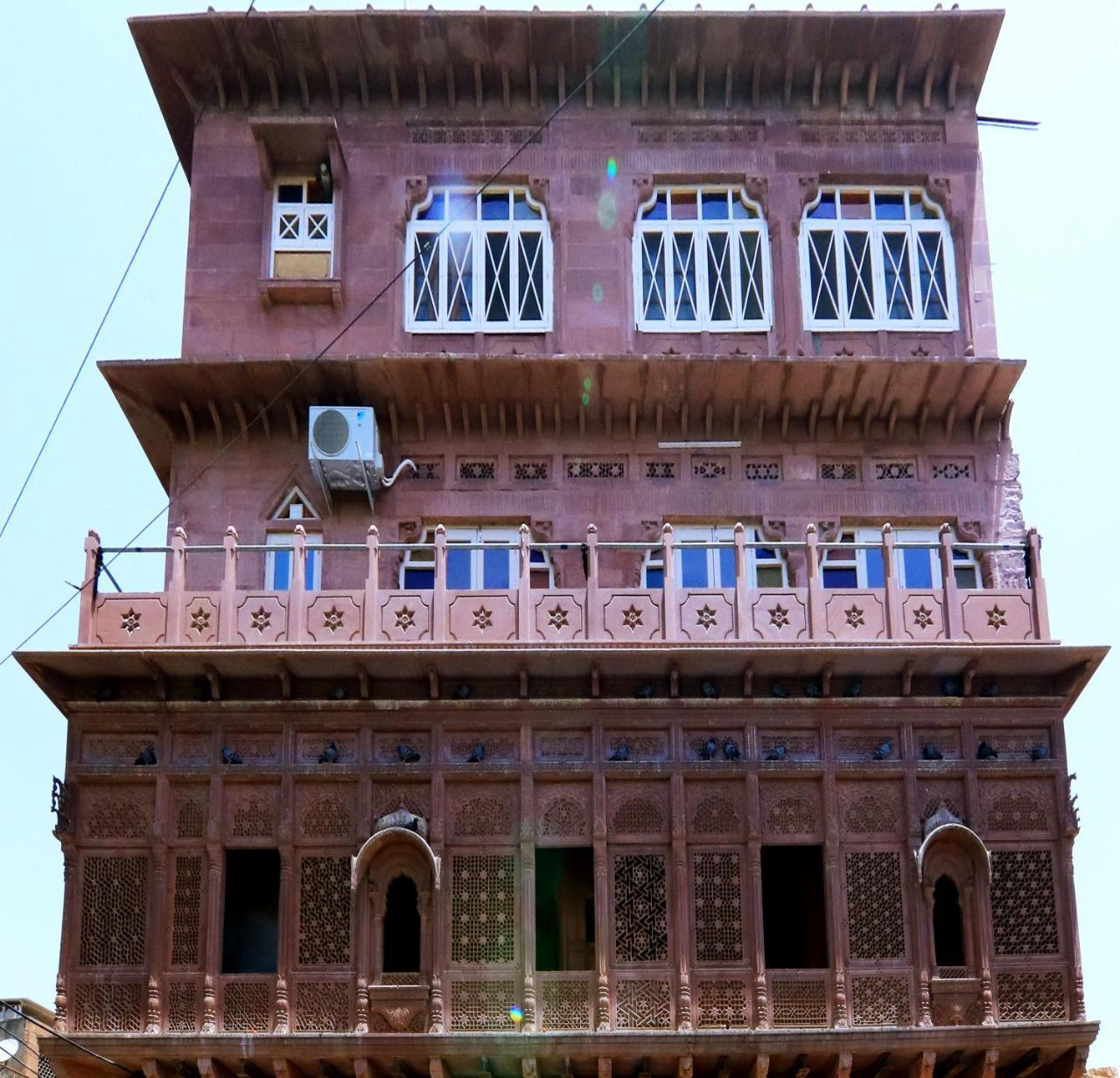 Chanod Haveli Homestay *