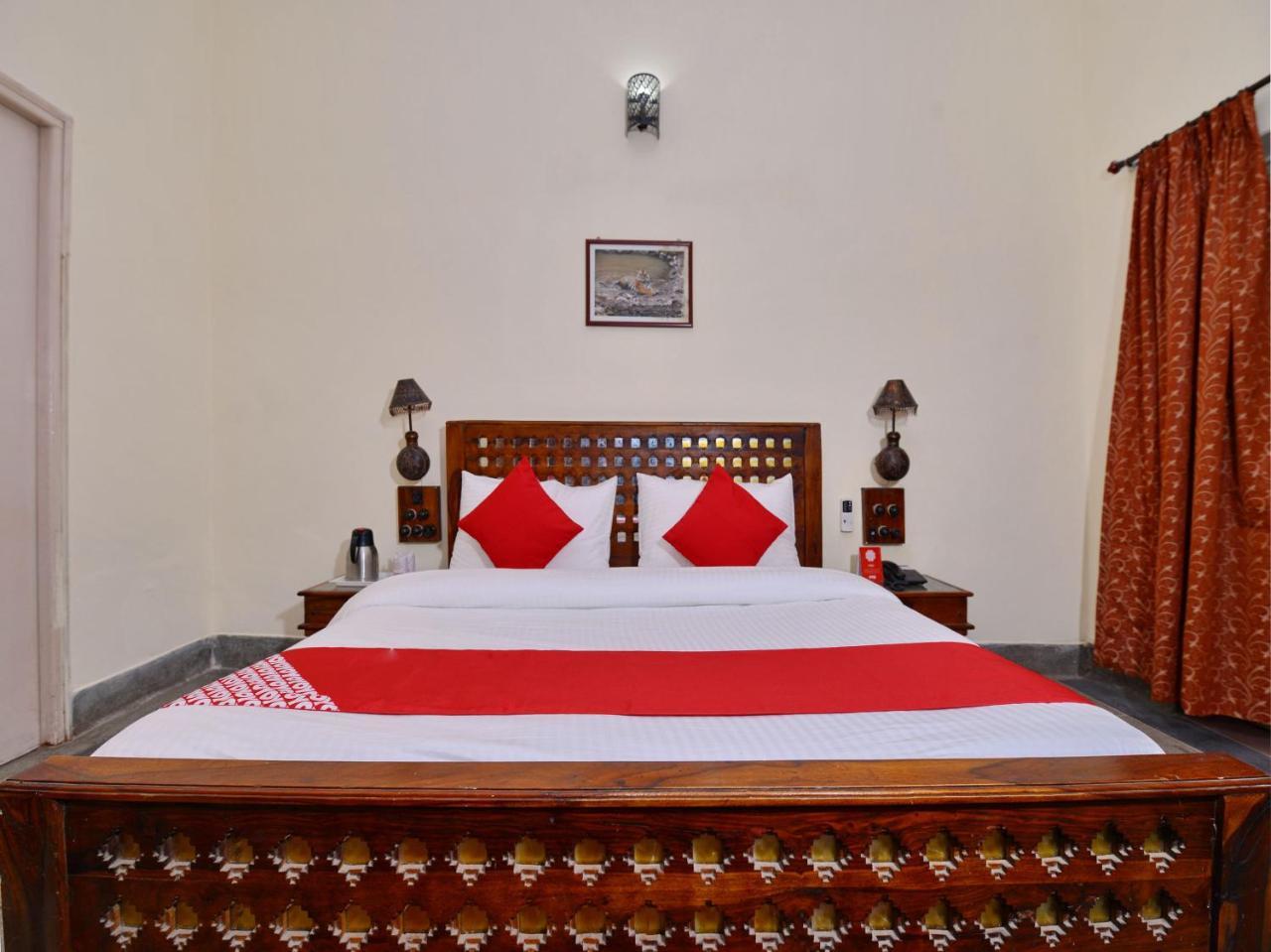 Hotel Oyo 15001 Marvel Umed 3*