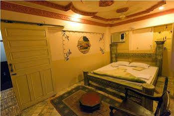 The Blue House Hostel *