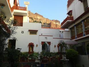 Krishna Prakash Heritage Haveli Hotel 3*