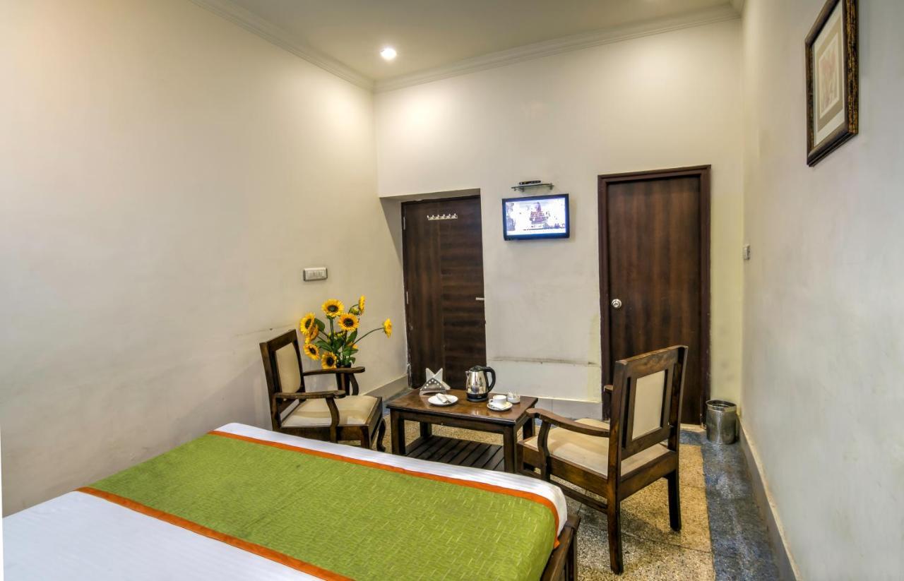 Shree Mohan Hotel