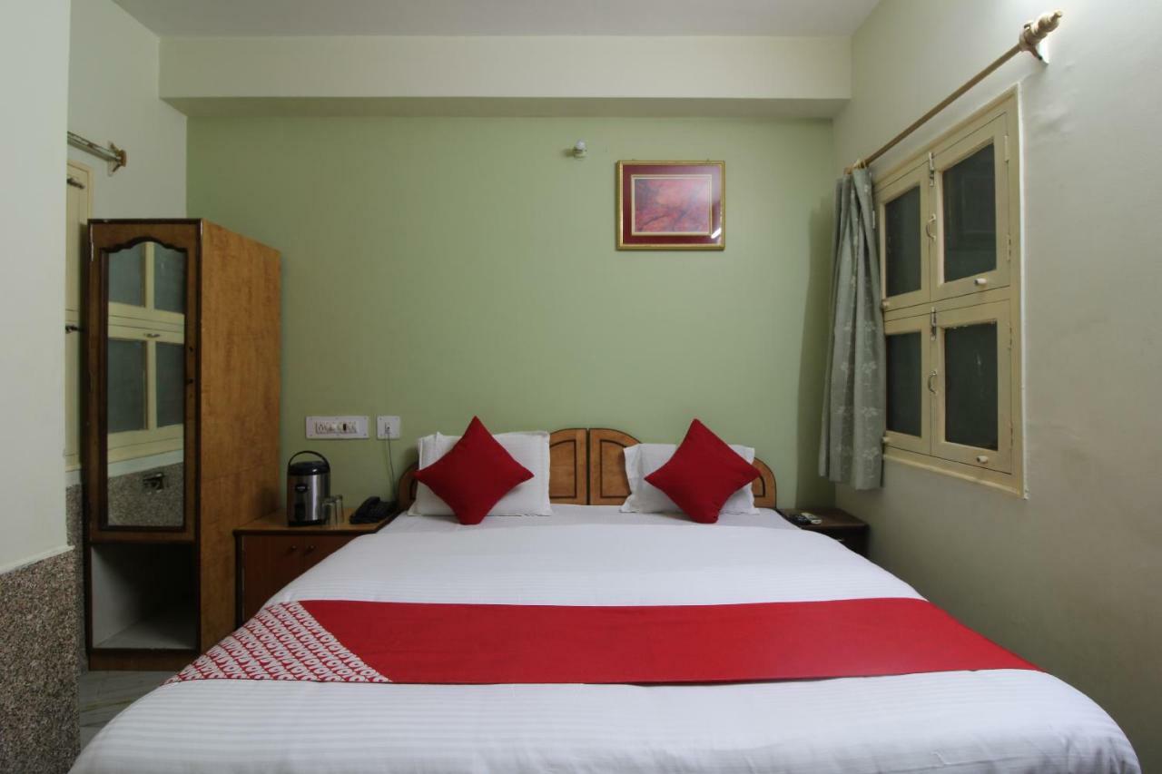 Oyo 46550 Tulsi Hotel *