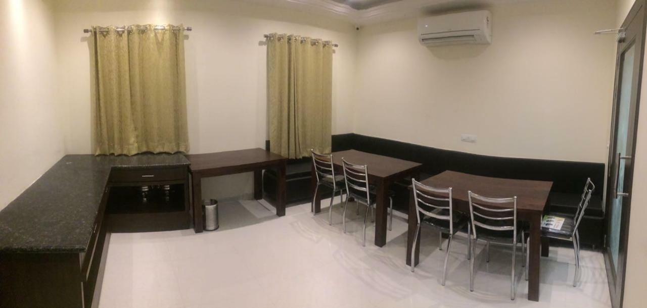 Hotel Adya