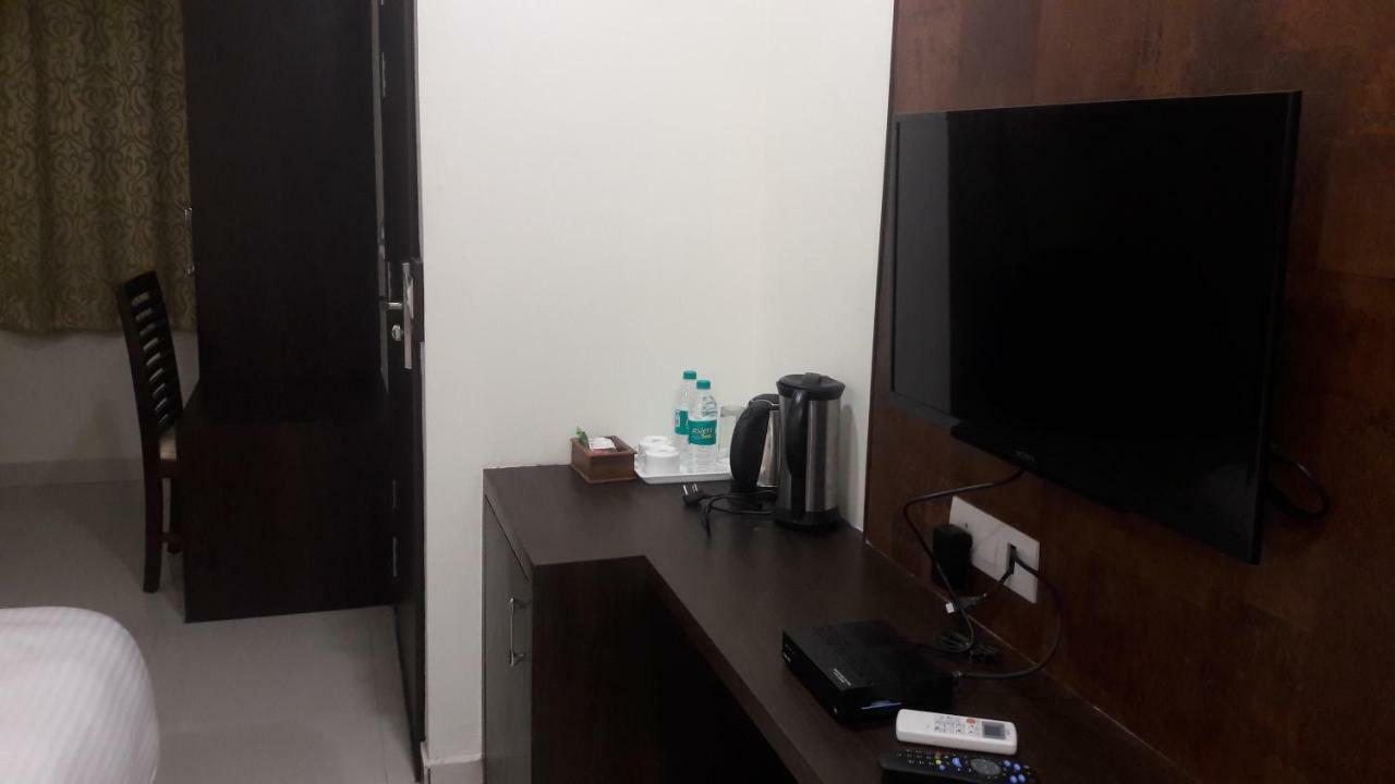 Hotel Adya