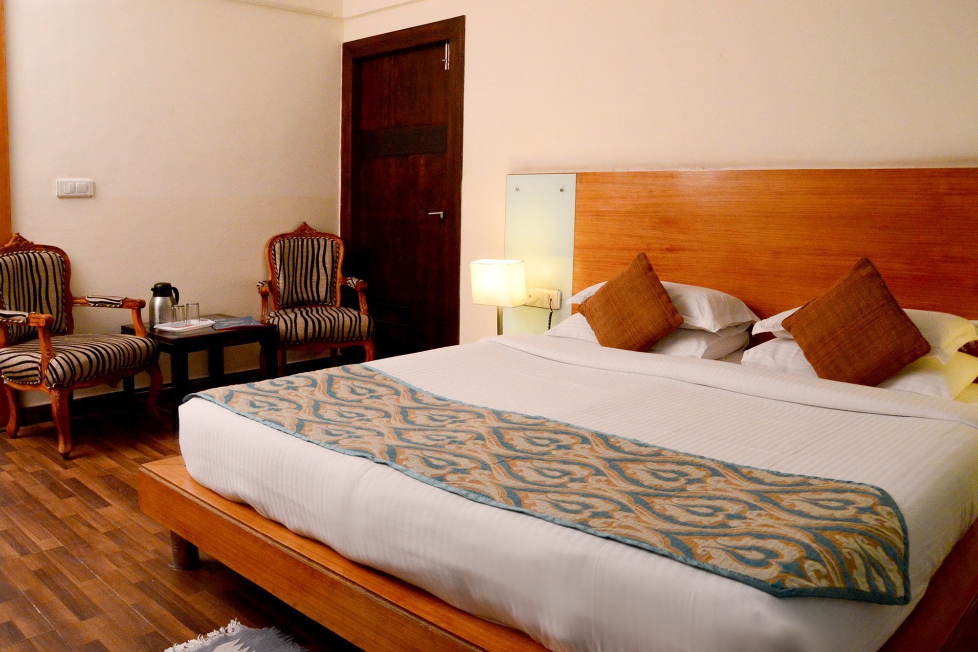 Oyo 4022 Residency Palace Hotel