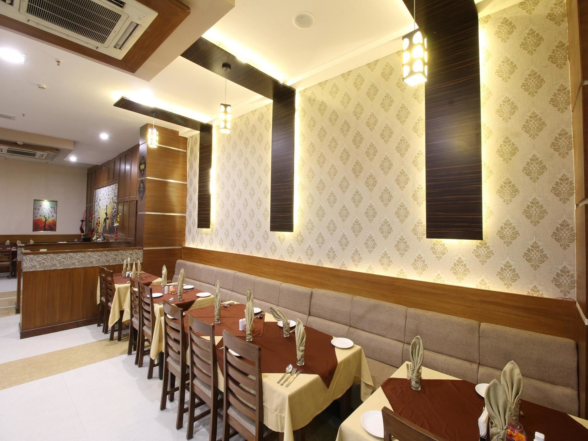 Hotel Oyo Premium Station Road Jodhpur