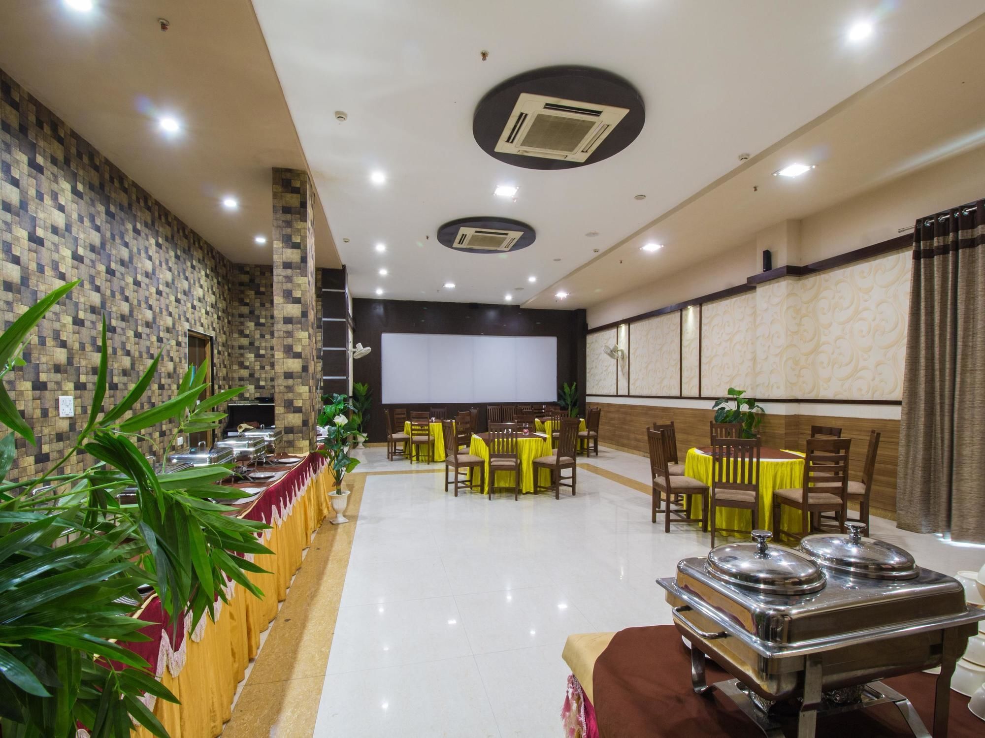 Oyo Premium Station Road Jodhpur Jodhpur (Rajasthan)