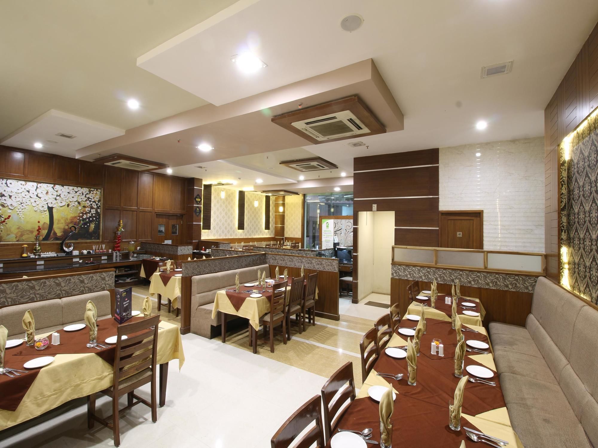 Hotel Oyo Premium Station Road Jodhpur