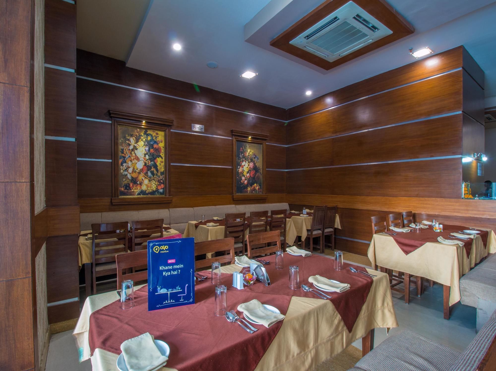 Hotel Oyo Premium Station Road Jodhpur 3*