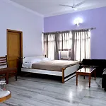 Taru Inn