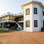 Resort Golden Cave