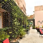 Irish Courtyard Inn