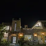 Irish Courtyard Inn