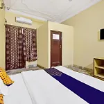 Hotel O Raj