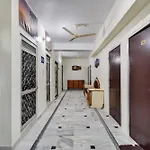 Hotel O Azad Inn