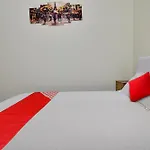Hotel O Azad Inn
