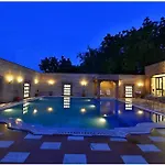 Hotel Madho Vilas