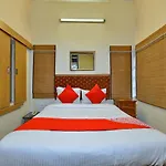 Oyo 9900 Hotel Pioneer Plaza