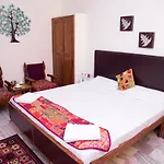 Dhillon House