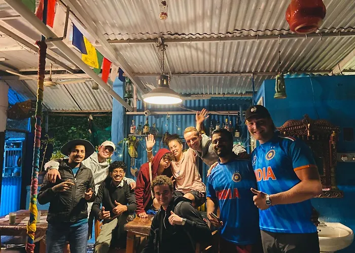 Bob Hostel