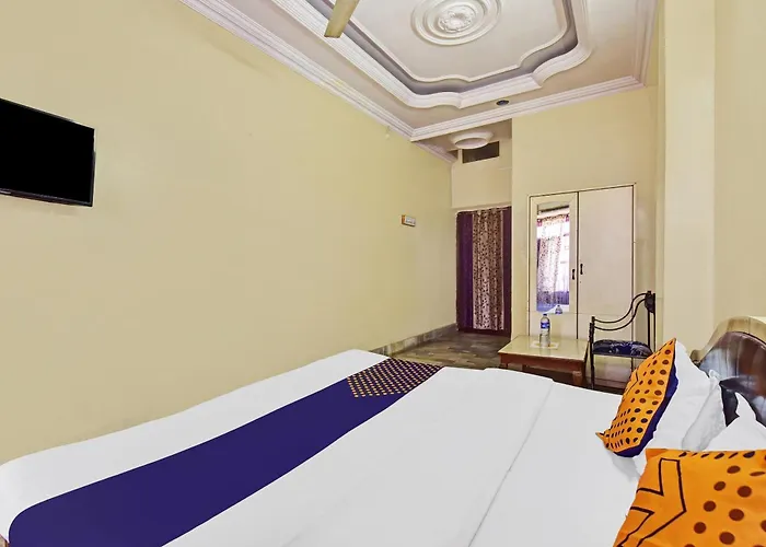 Hotel O Raj