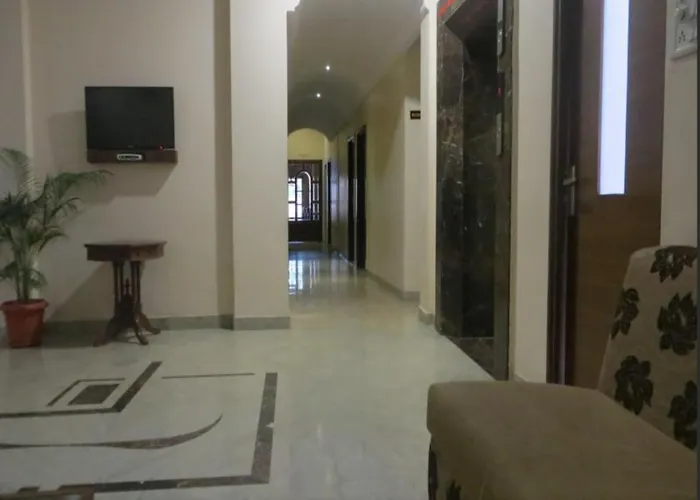 Hotel Sandhu Palace