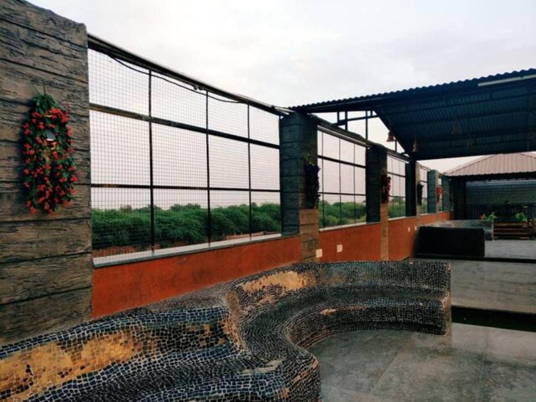 Shivam Palace & Resort 3*
