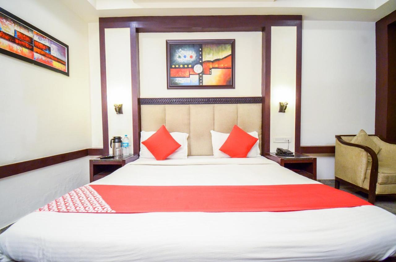 Hotel Oyo 19628 Hotel Amba International 3*