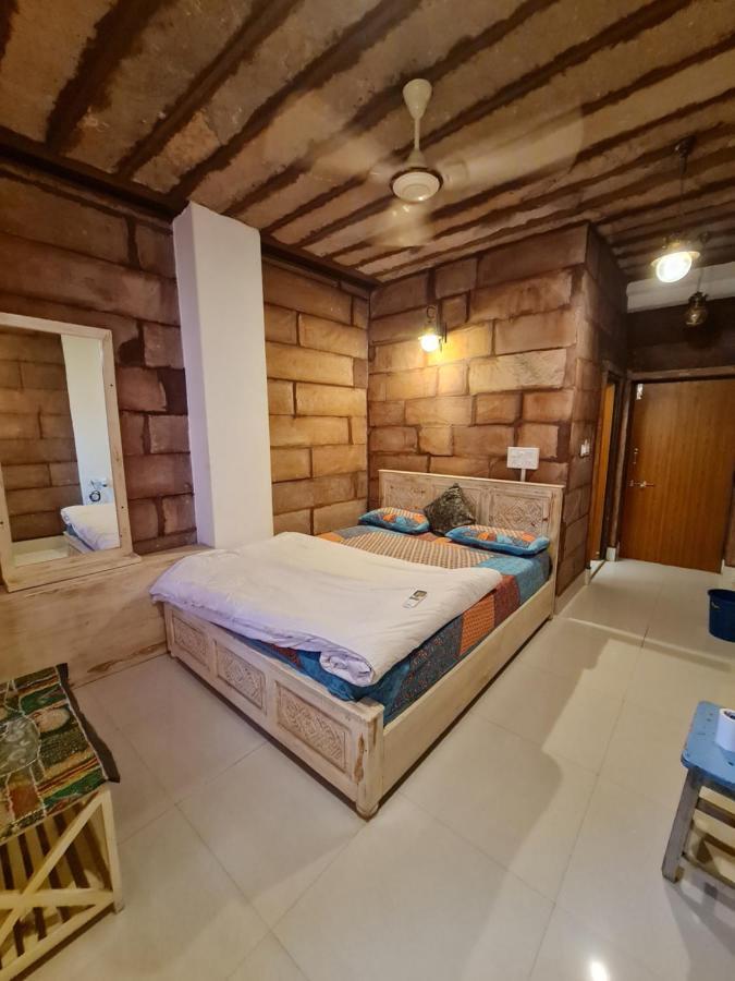 Gopal Home Stay & Guest House *
