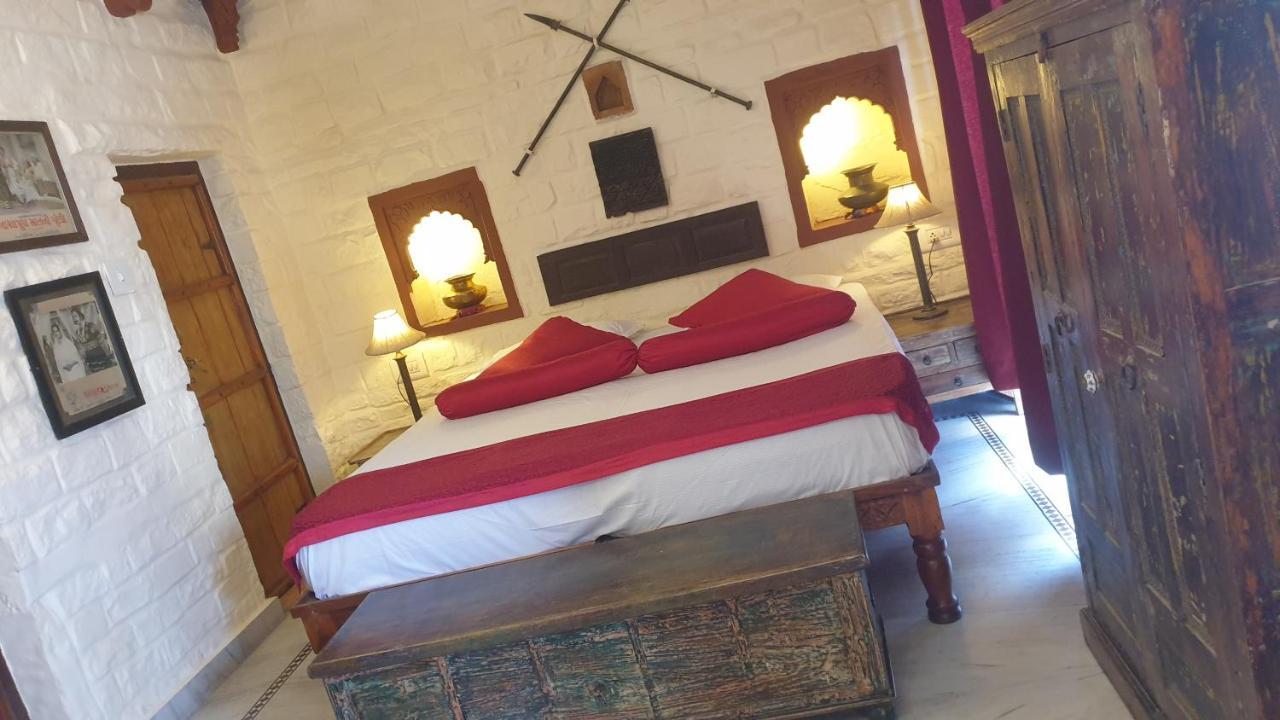 Juna Mahal Boutique *