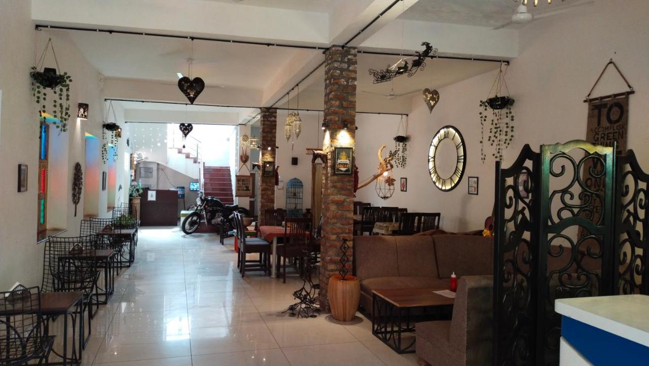 Rangbaari & Cafe Guest house *