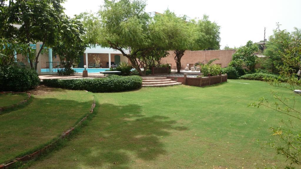Season Hotel 4*