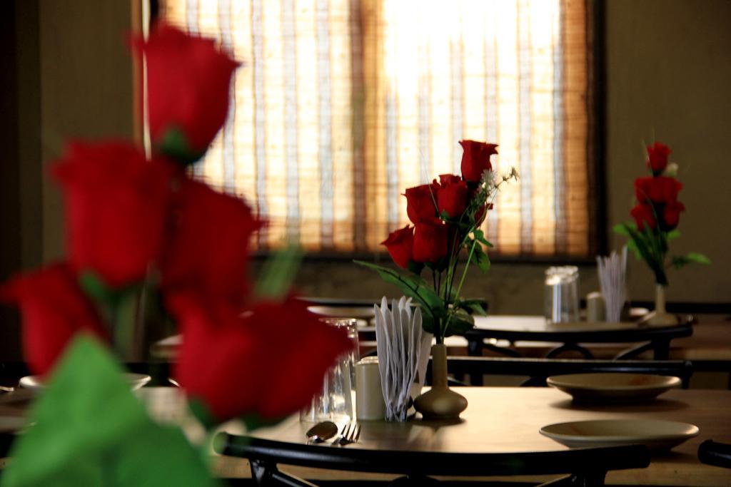 Hotel The J.s. Regency 2*