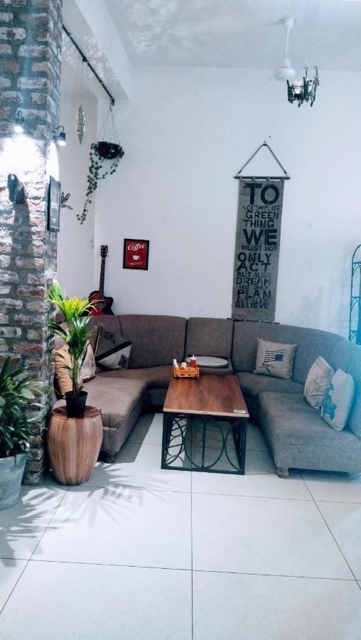 Rangbaari & Cafe Guest house *